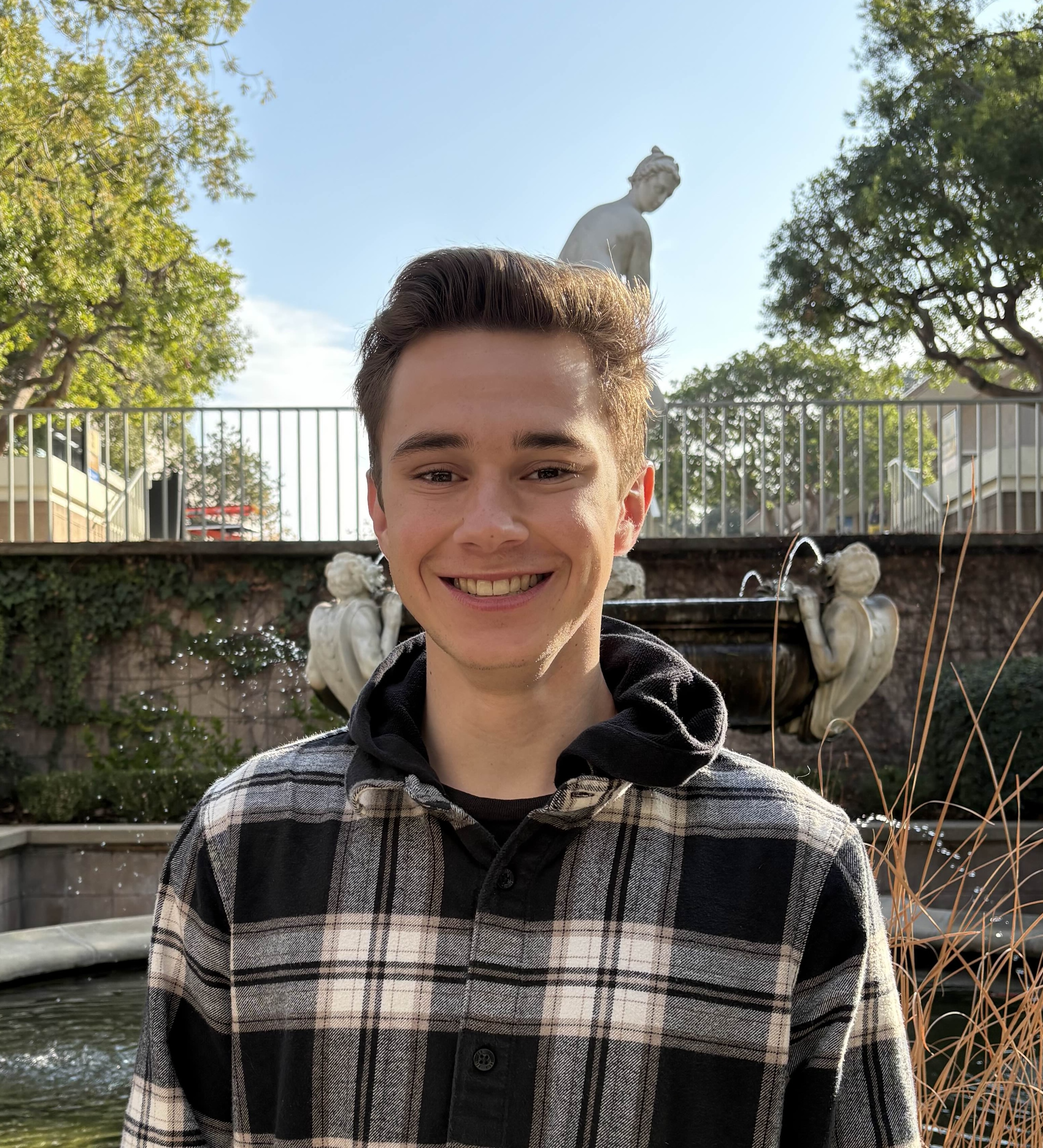 Cameron Hernandez Profile Picture